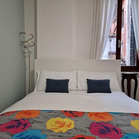 Veneziacentopercento La Forcola Apartment, Next To Rialto Bridge Экстерьер фото