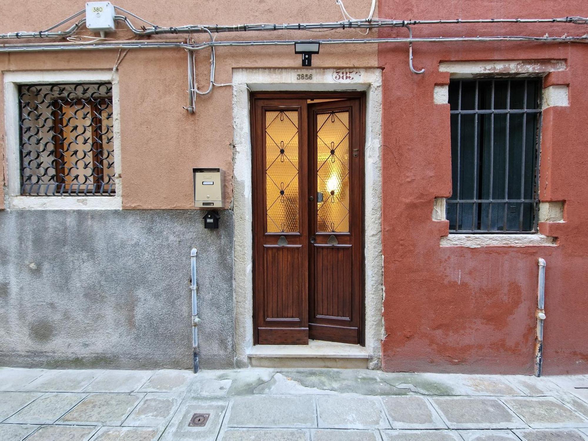 Veneziacentopercento La Forcola Apartment, Next To Rialto Bridge Экстерьер фото