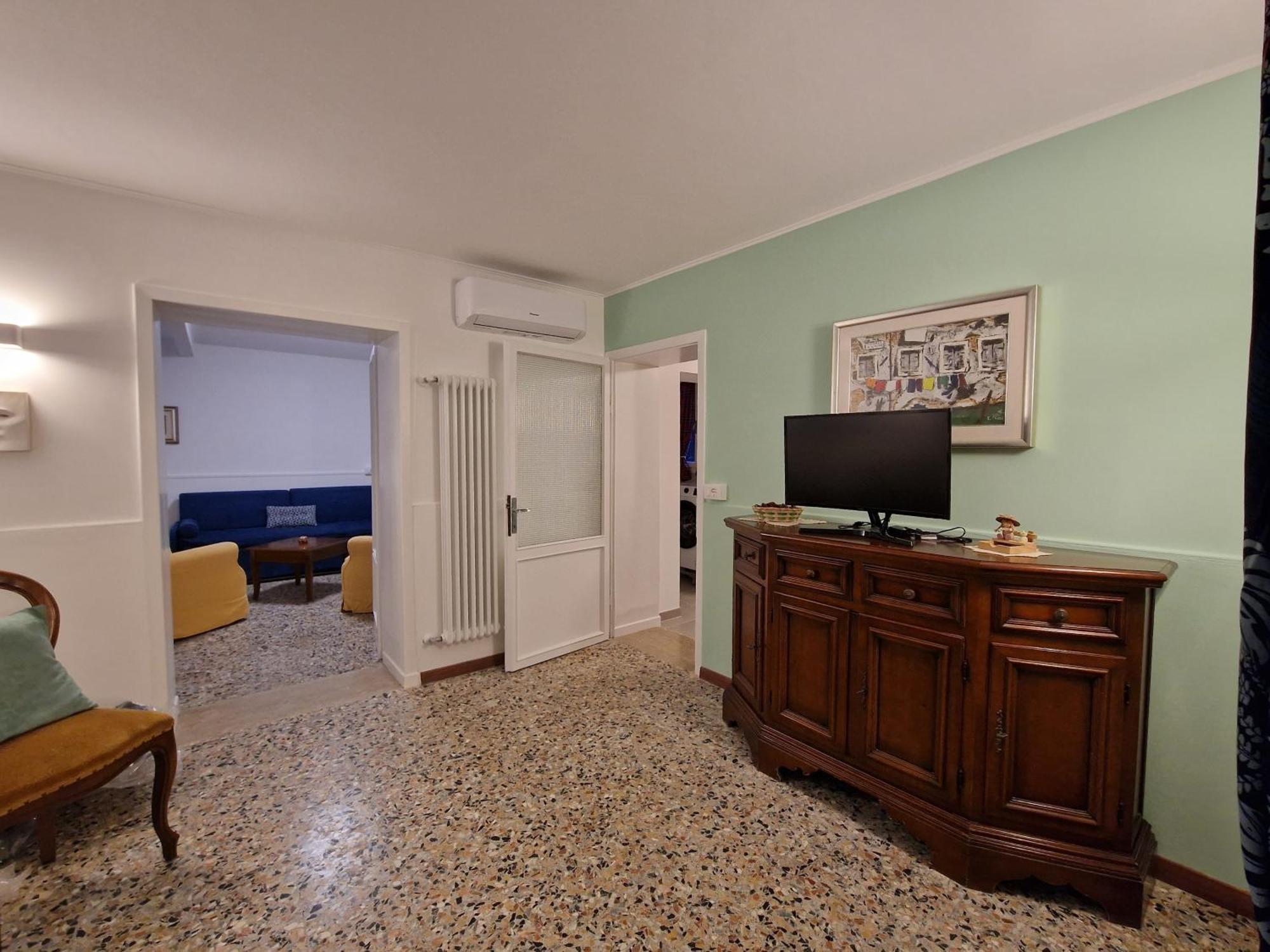 Veneziacentopercento La Forcola Apartment, Next To Rialto Bridge Экстерьер фото