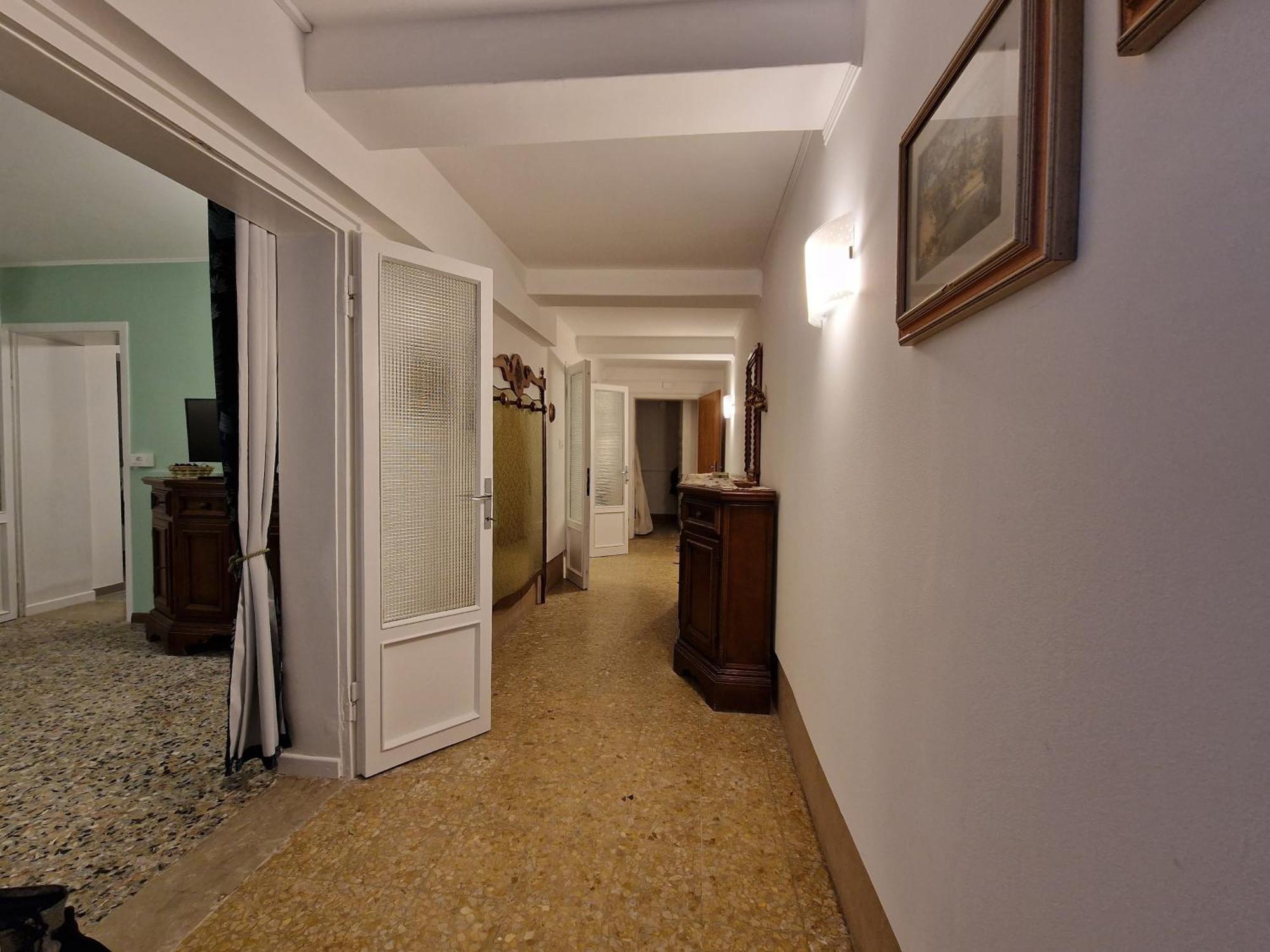 Veneziacentopercento La Forcola Apartment, Next To Rialto Bridge Экстерьер фото